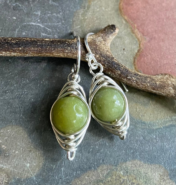 Peridot Earrings in Silver, Weaved Peridot Dangle Earrings, August Birthstone Earrings, Green Peridot Earrings in Herringbone Style