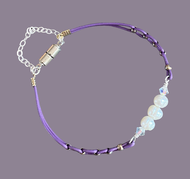 Leather Bracelet, Magnetic Clasp Leather Bracelet, Pearl Bracelet, Pearl Leather bracelet, Leather Jewelry, Bracelet for Mom and Granma,