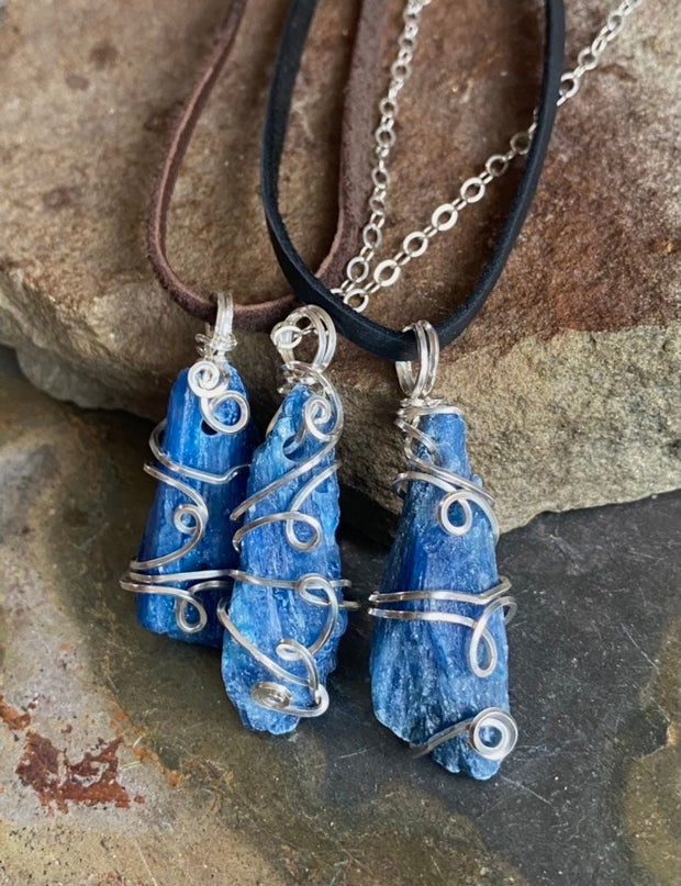 Handmade Wire Wrapped kyanite Necklace, Healing Blue Kyanite Necklace, Kyanite Jewelry, Raw kyanite Pendant Necklace in Sterling Silver