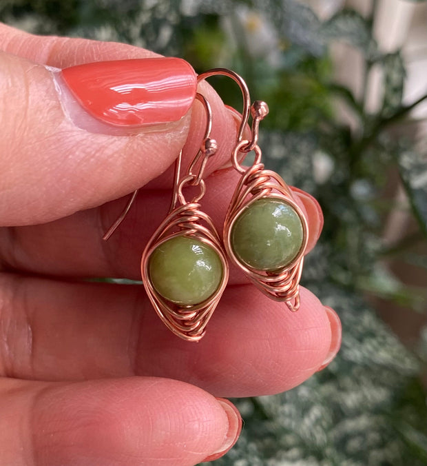 Peridot Earrings in Silver, Weaved Peridot Dangle Earrings, August Birthstone Earrings, Green Peridot Earrings in Herringbone Style