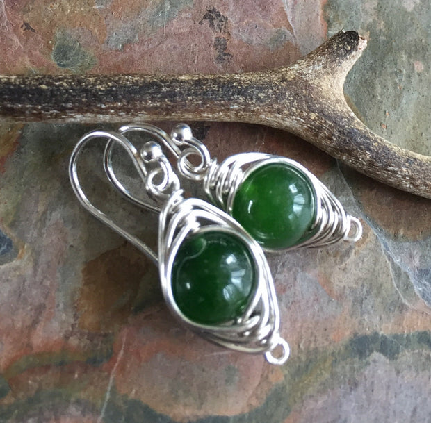 May Birthstone Emerald Dangling Earrings,Wire Wrapped Herringbone Emerald Earrings, Emerald Jewelry, Green Earrings for May Birthday Gift