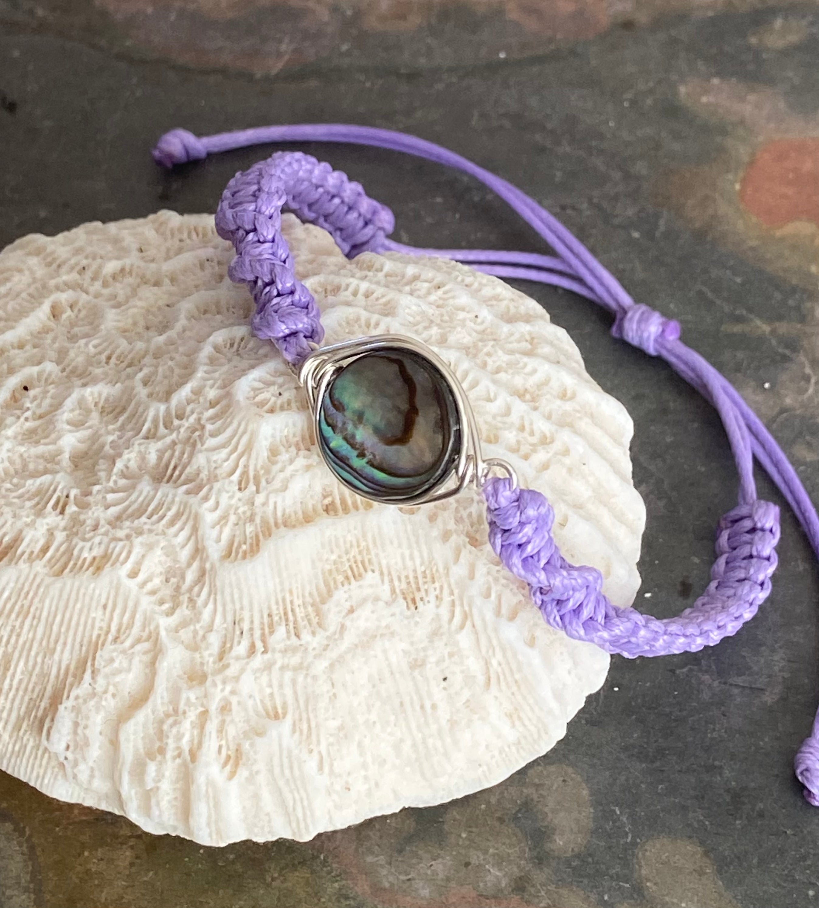 Abalone macrame bracelet