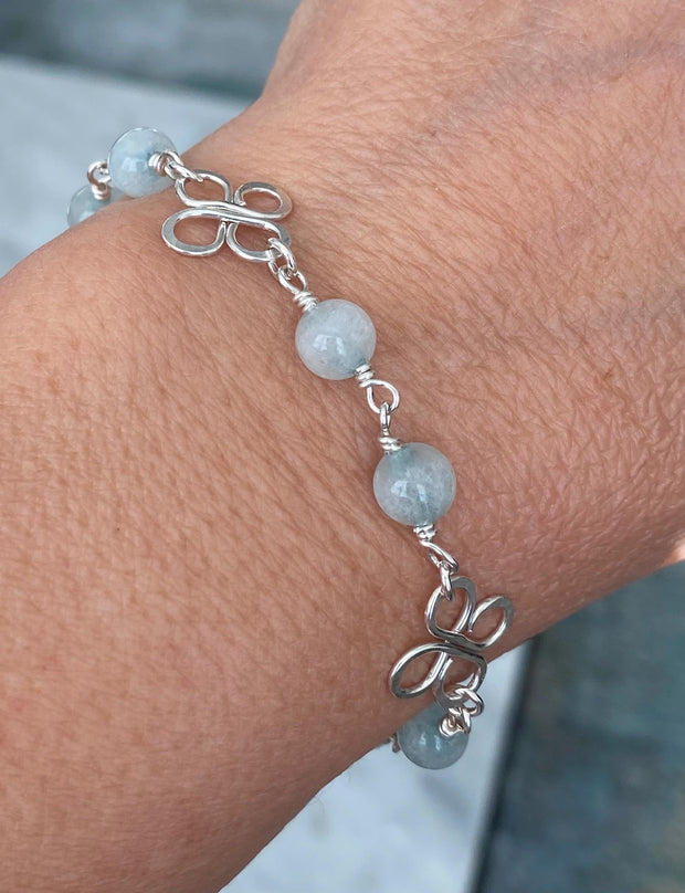 Clover Bracelet in Sterling Silver, St Patrick's Bracelet, Wire Wrapped Celtic Clover Bracelet, Gifts for Her, Lucky Clover Bracelet