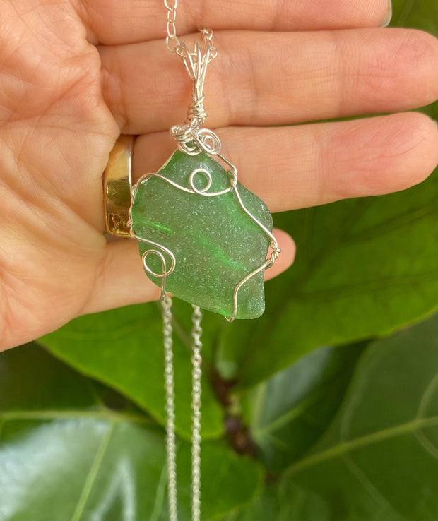 Green Seaglass Pendant Necklace in  Sterling Silver, Wire Wrapped Beach Glass Necklacefor Beach Lovers, Natual Peridot Green Sea Glass