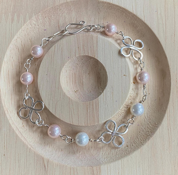 Clover Bracelet in Sterling Silver, St Patrick's Bracelet, Wire Wrapped Celtic Clover Bracelet, Gifts for Her, Lucky Clover Bracelet