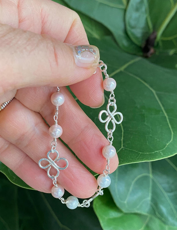 Clover Bracelet in Sterling Silver, St Patrick's Bracelet, Wire Wrapped Celtic Clover Bracelet, Gifts for Her, Lucky Clover Bracelet