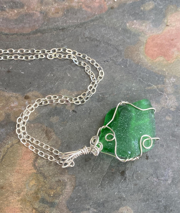 Green Seaglass Pendant Necklace in  Sterling Silver, Wire Wrapped Beach Glass Necklacefor Beach Lovers, Natual Peridot Green Sea Glass