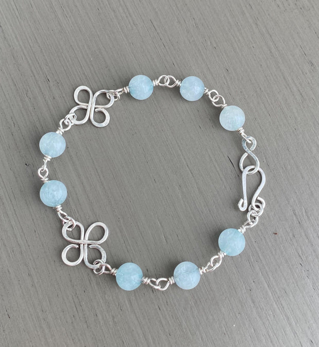Clover Bracelet in Sterling Silver, St Patrick's Bracelet, Wire Wrapped Celtic Clover Bracelet, Gifts for Her, Lucky Clover Bracelet