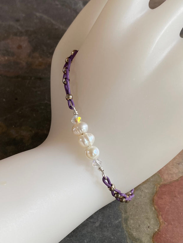 Leather Bracelet, Magnetic Clasp Leather Bracelet, Pearl Bracelet, Pearl Leather bracelet, Leather Jewelry, Bracelet for Mom and Granma,