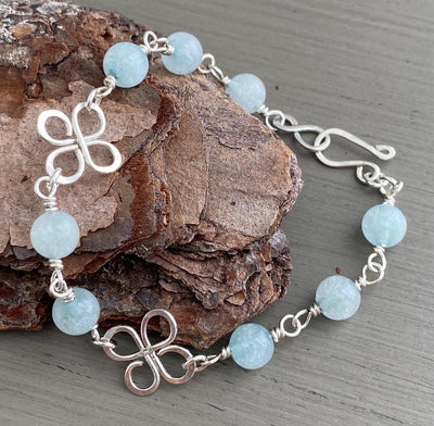 Clover Bracelet in Sterling Silver, St Patrick's Bracelet, Wire Wrapped Celtic Clover Bracelet, Gifts for Her, Lucky Clover Bracelet
